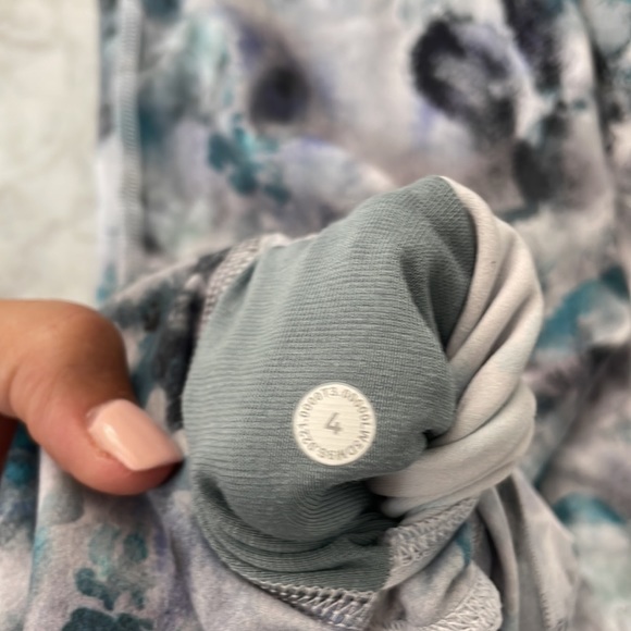 LuluLemon leggings - Size 4 - Picture 9 of 10